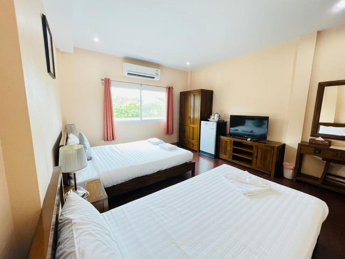 Baan Suan Khun Yaiy