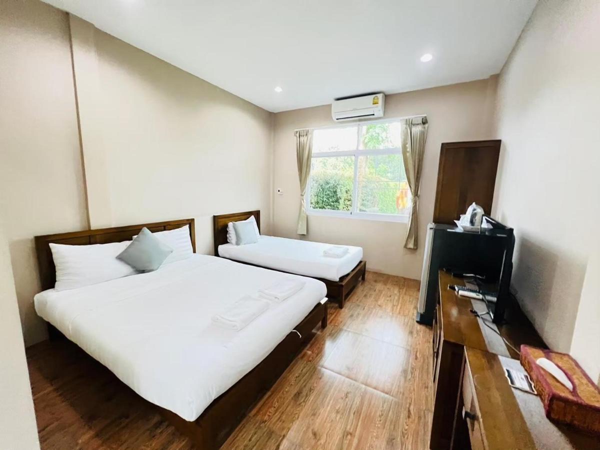 Hotel Baan Suan Khun Yaiy Ban Wang Takhrai