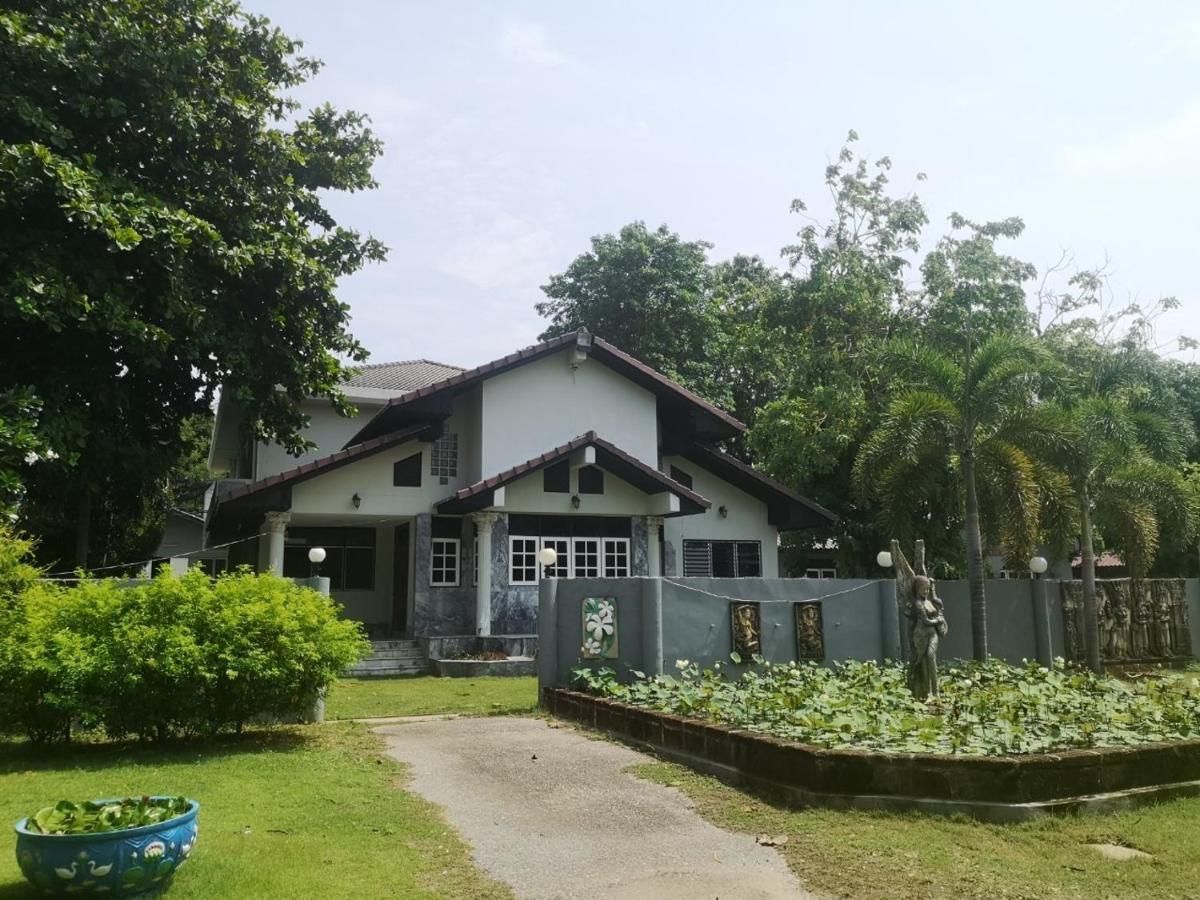 Resort Buasawan & Restaurant