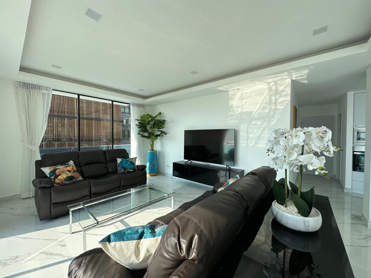 Stunning Beachfront View Luxurious 20 Apartment Jomtien Beach