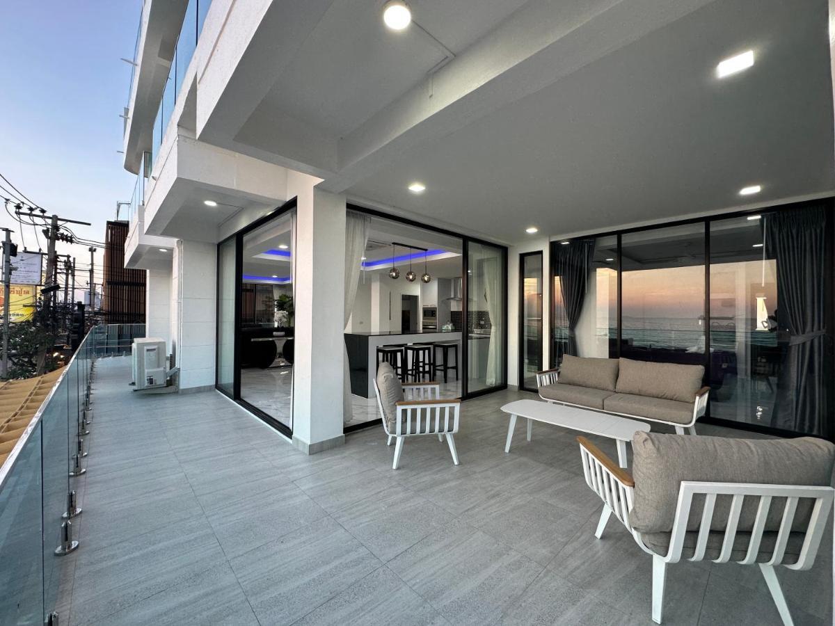 Stunning Beachfront View Luxurious 20 Apartment *
