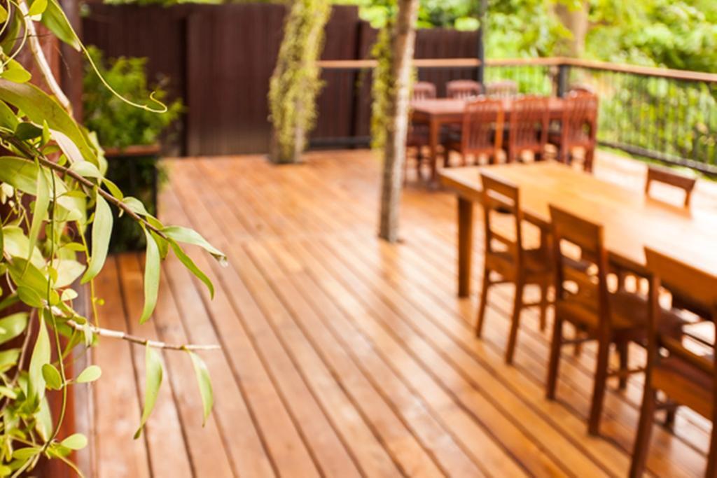 Riverhouse-the Teak House