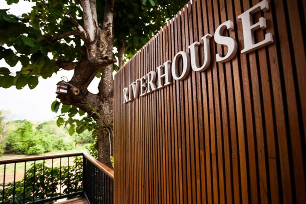 Riverhouse-the Teak House Resort Mae Sariang