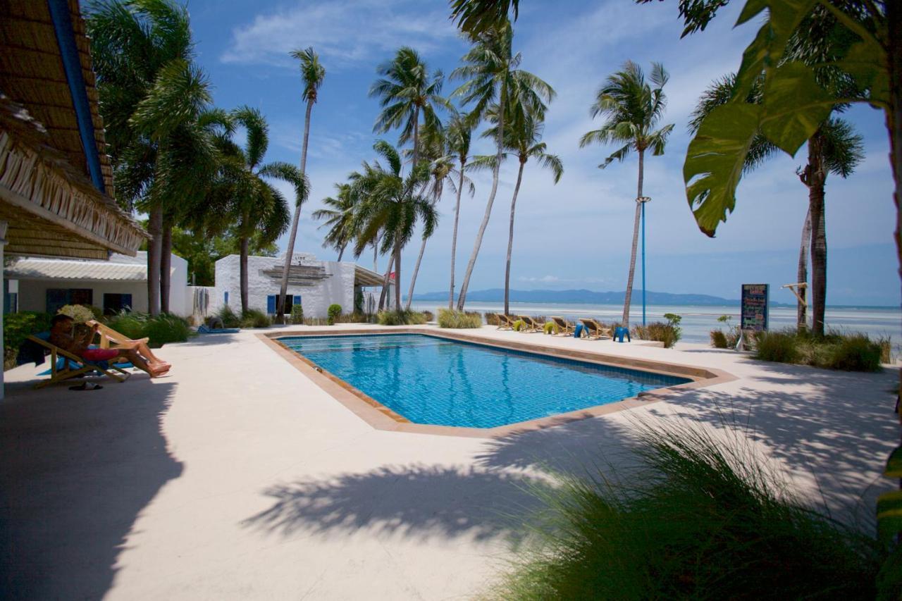 Lime N Soda Beachfront Resort Thongsala