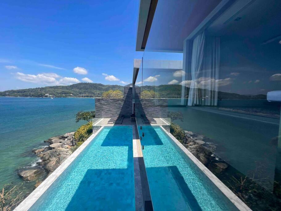 Villa: 6-bedroom Oceanfront Pool Retreat Kamala Beach