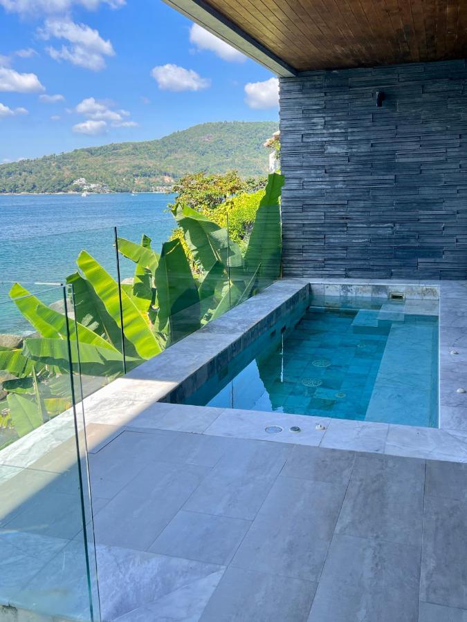 Villa: 6-bedroom Oceanfront Pool Retreat