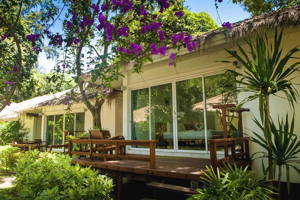 Resort Larissa Samed 3*