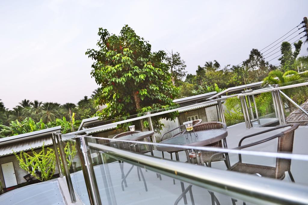 V Valley Resort 4*