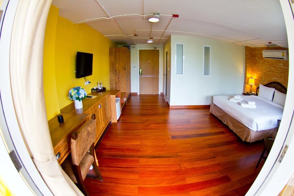 Hotel Coasta Bangsaen Si Racha