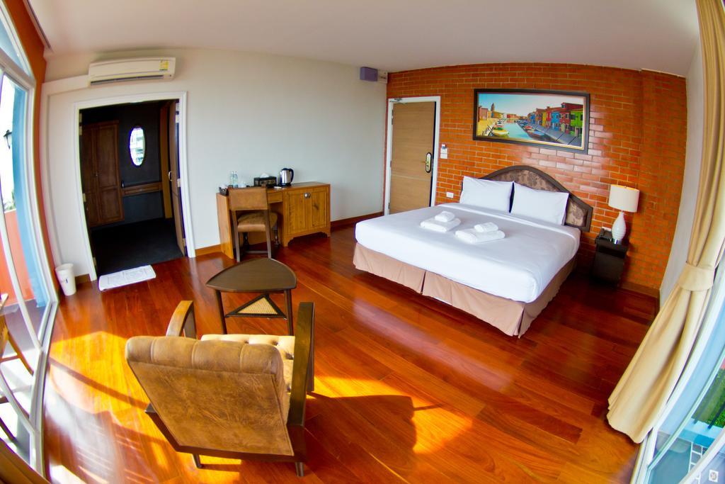 Hotel Coasta Bangsaen 3*