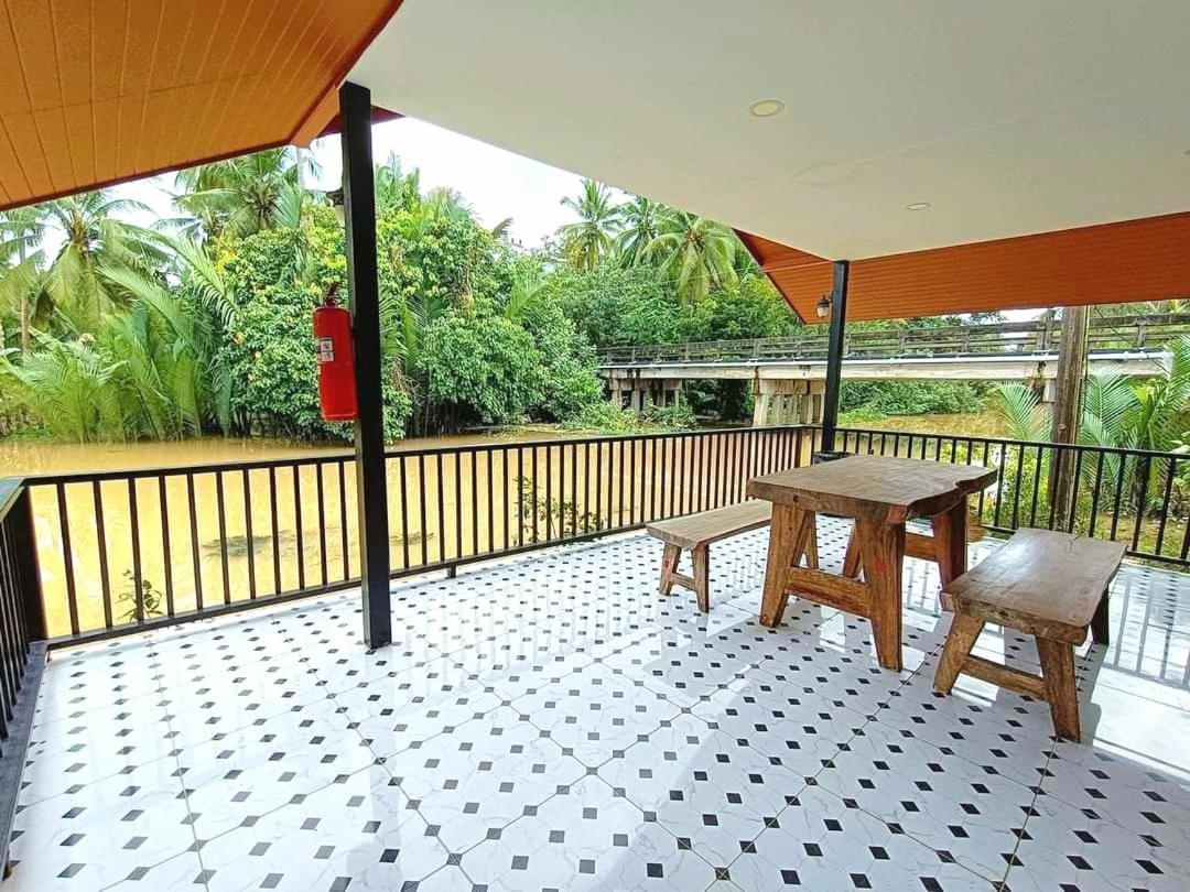 Resort Amantra & Village Surat Thani