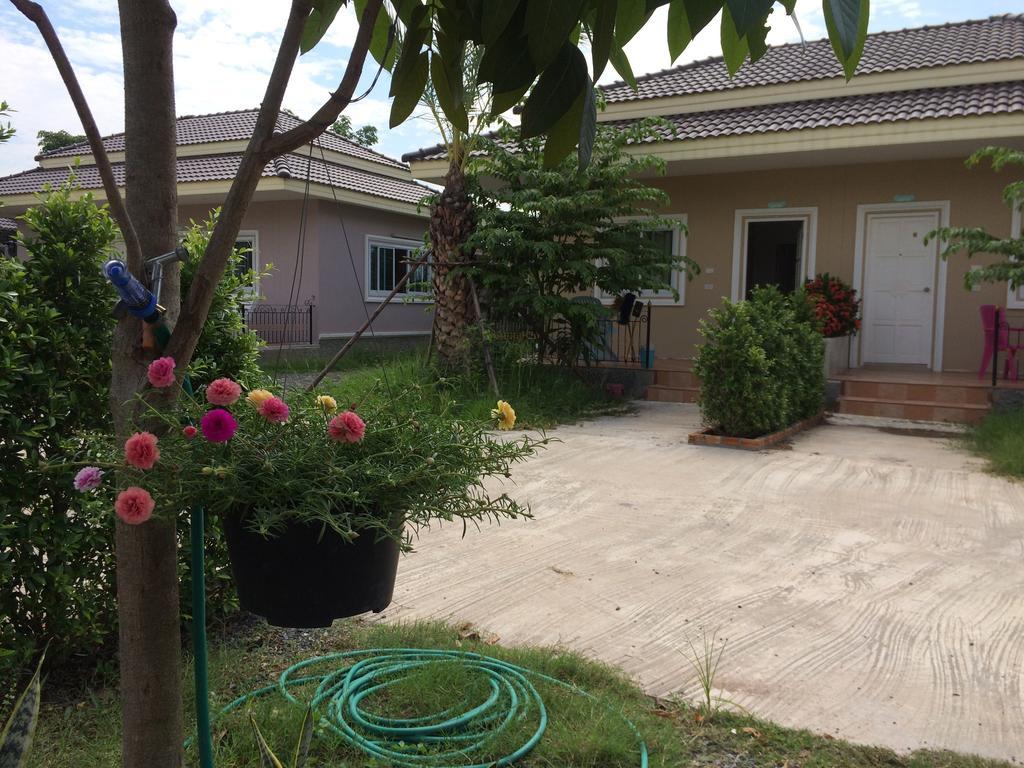 Nadee Holiday park 2*