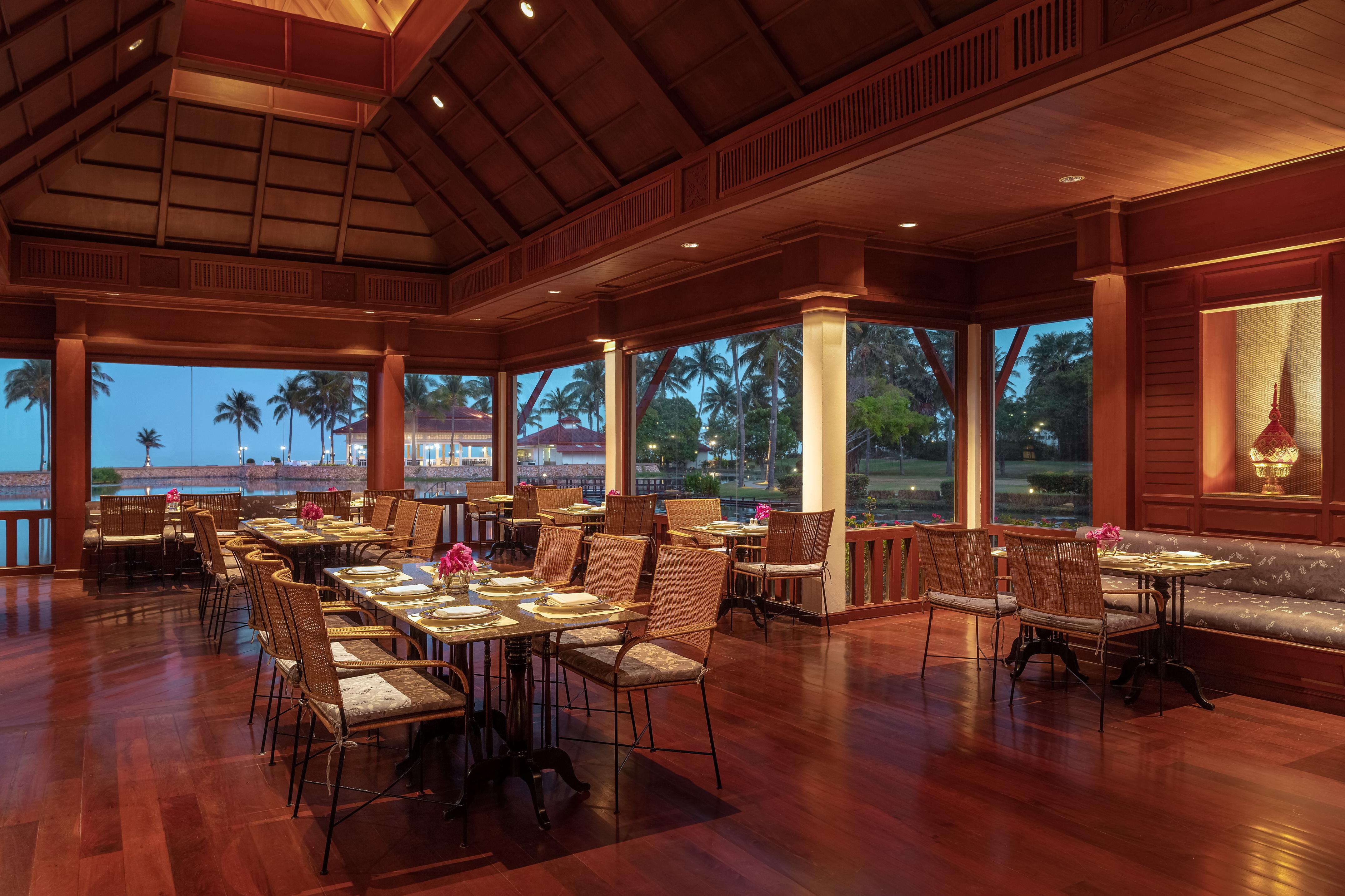 Dusit Thani Hua Hin Hotel 5*