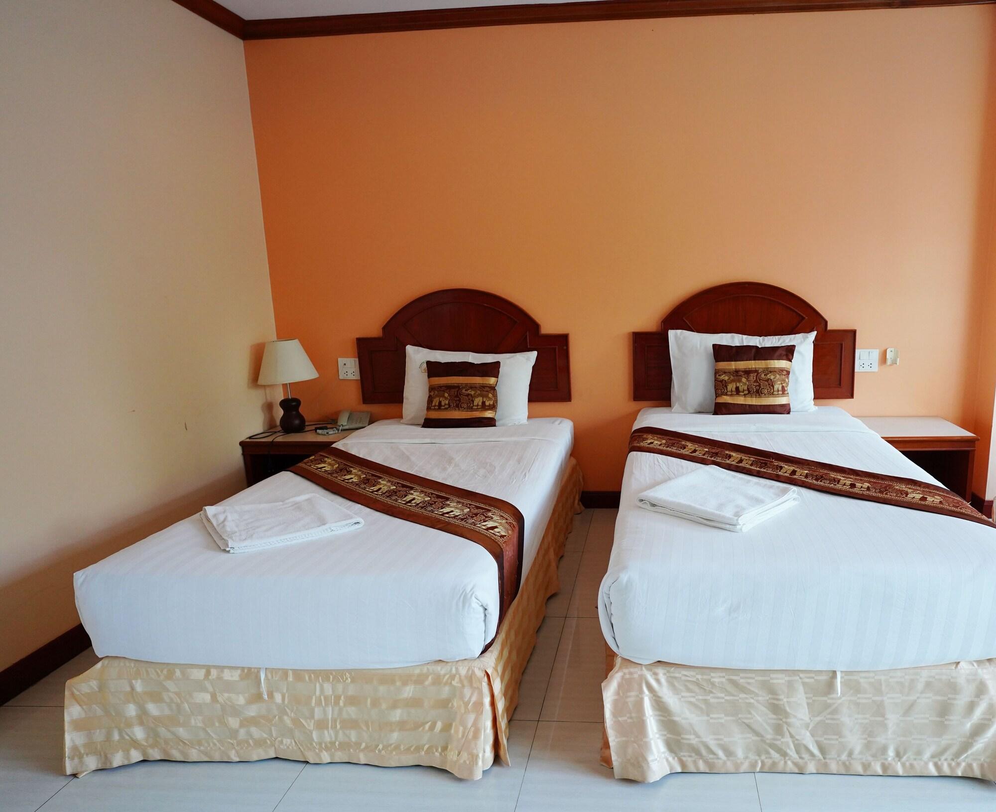 Aonang Village 3*