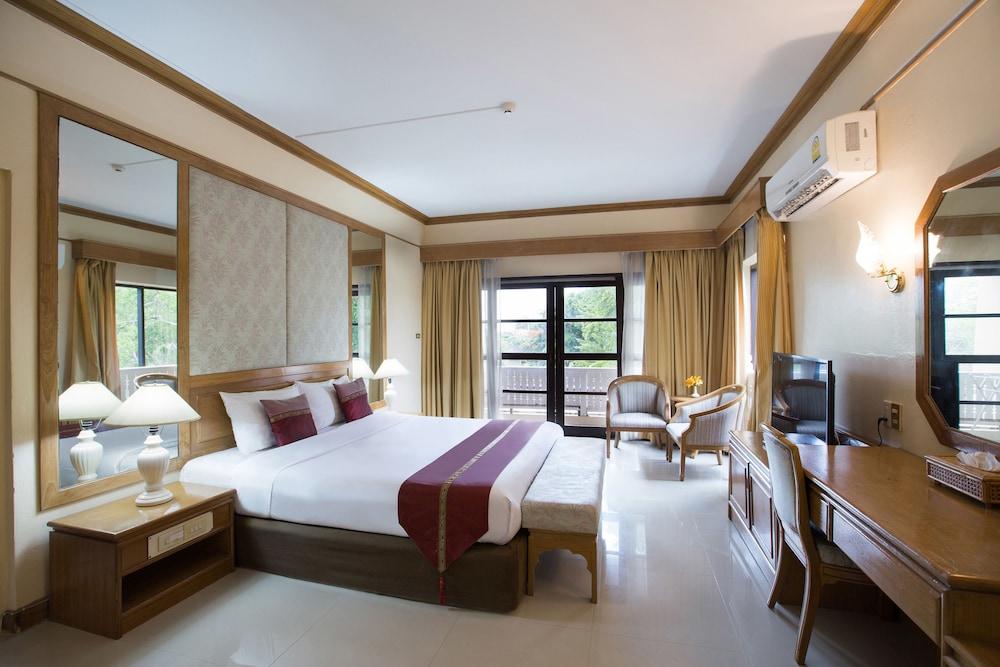 Eurasia Lagoon Hotel 3*