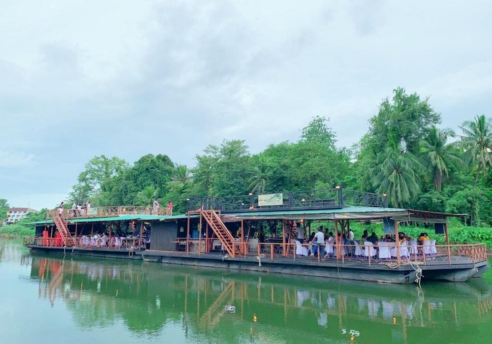 Pung-waan & Resort