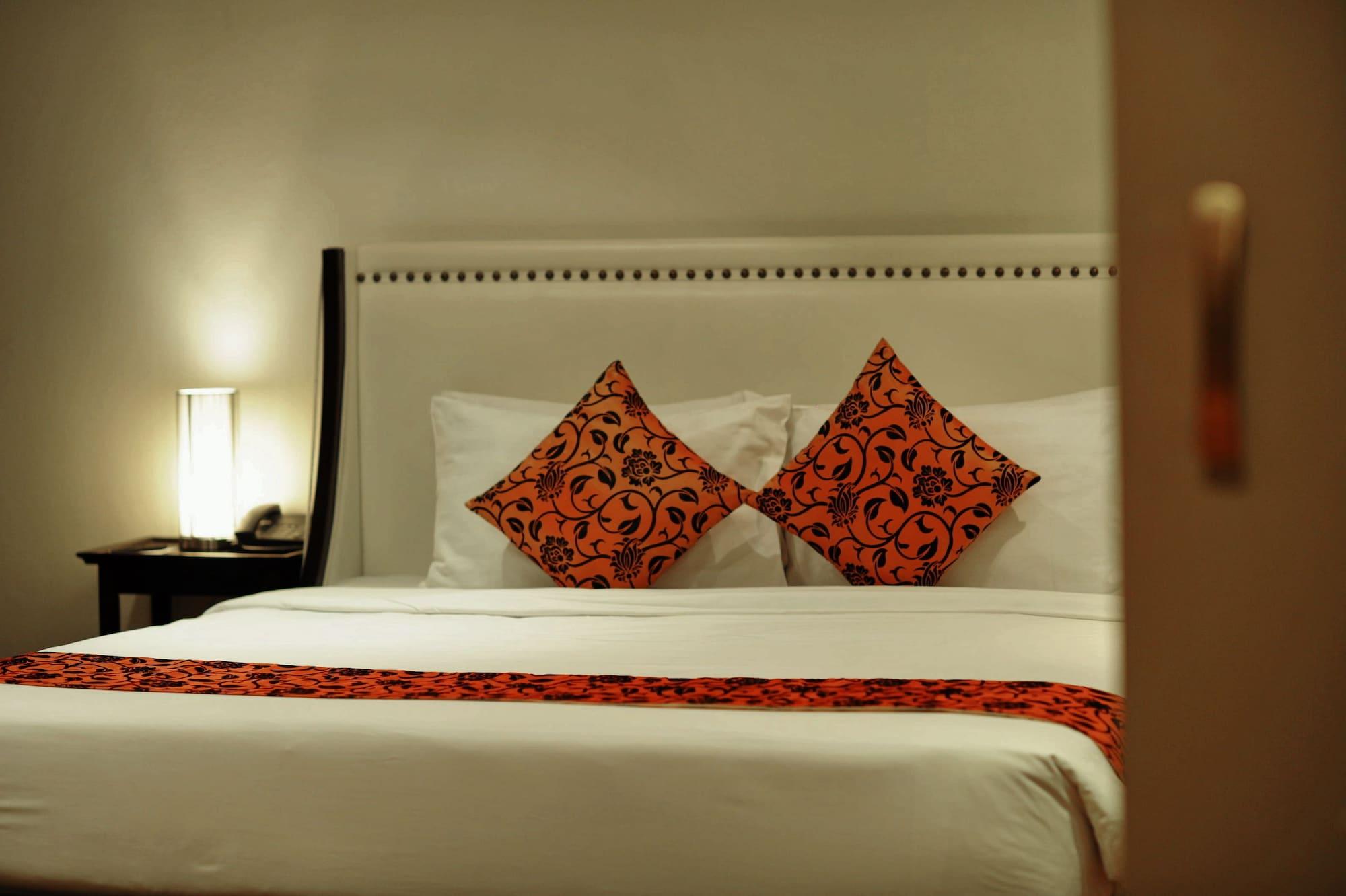 The Bless And Hotel Banguecoque