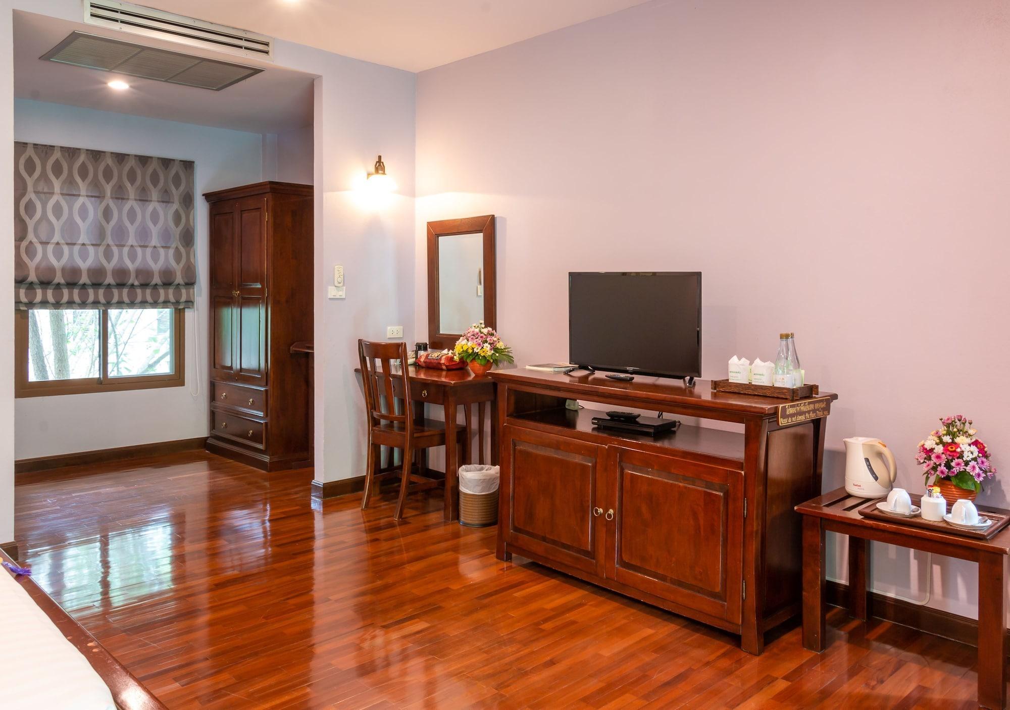 Resort Phuwanalee 4*