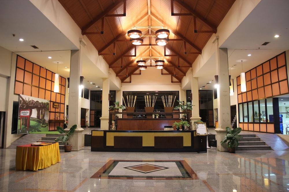 Aek-pailin River Kwai Hotel