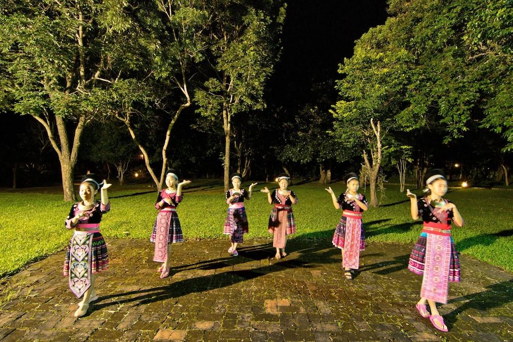 Lodge Hmong Hilltribe *