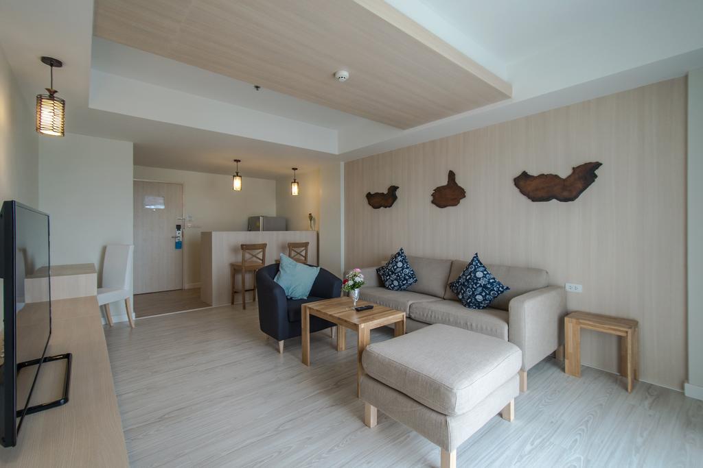 Prachuap Grand Hotel 3*