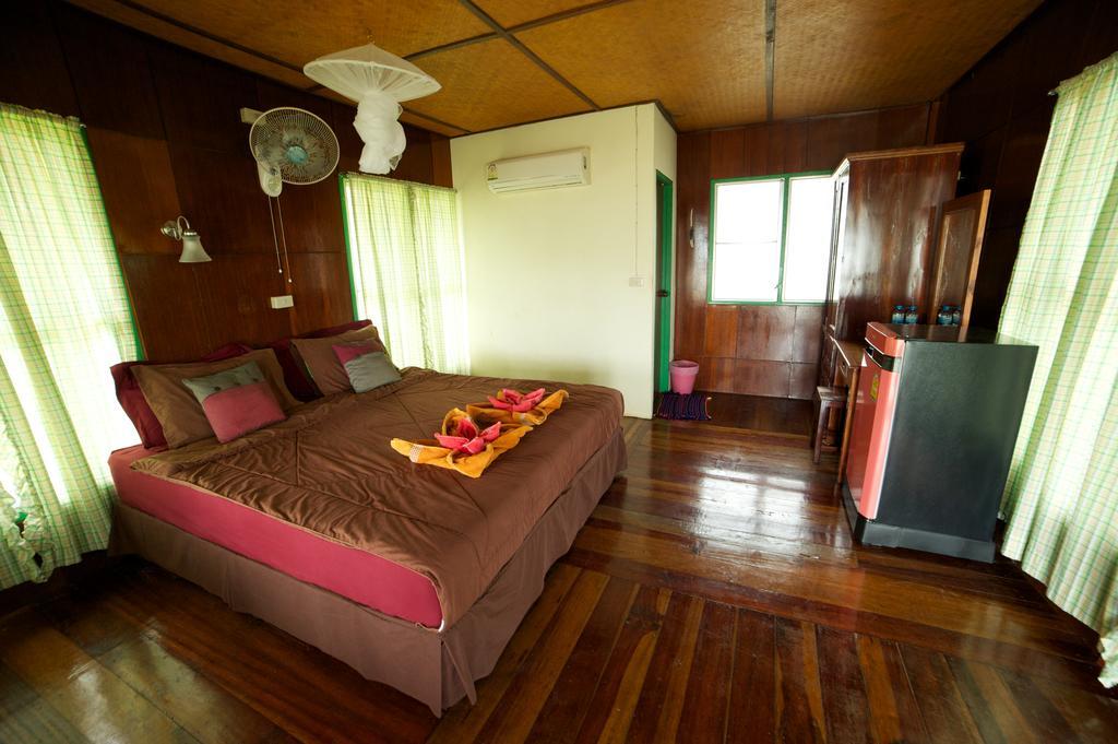 Resort Holiday Beach 2*
