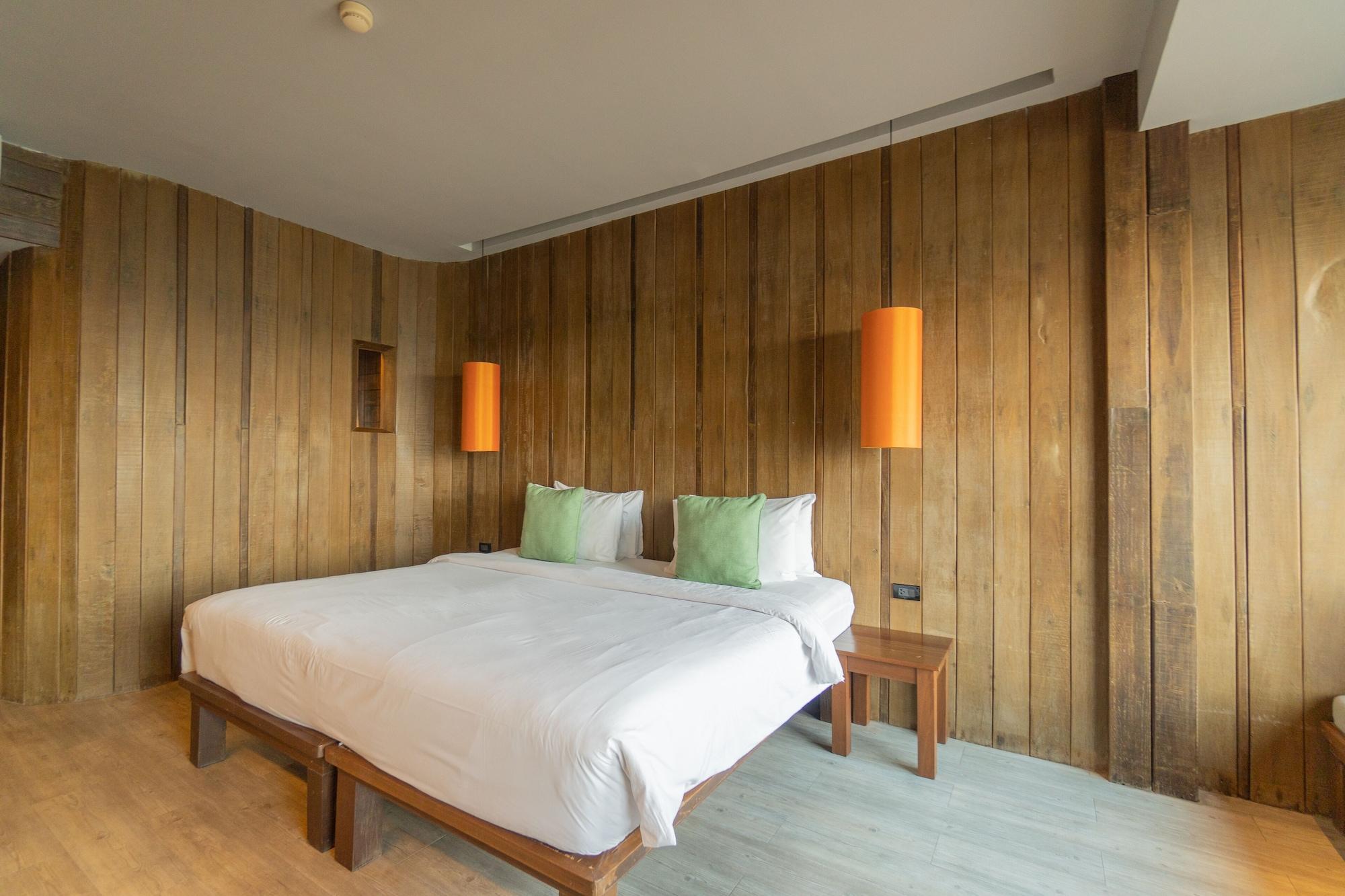 Baan Ploy Sea Resort 3*