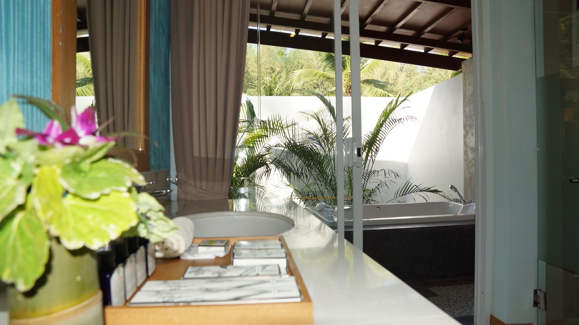 Apsara Beachfront & - Sha Extra