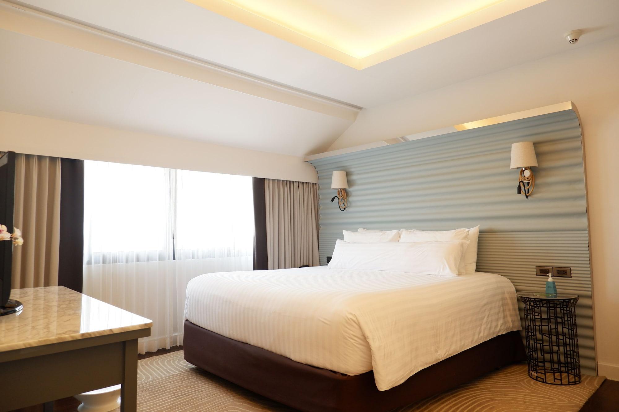 The Boathouse Phuket-sha Resort 4*