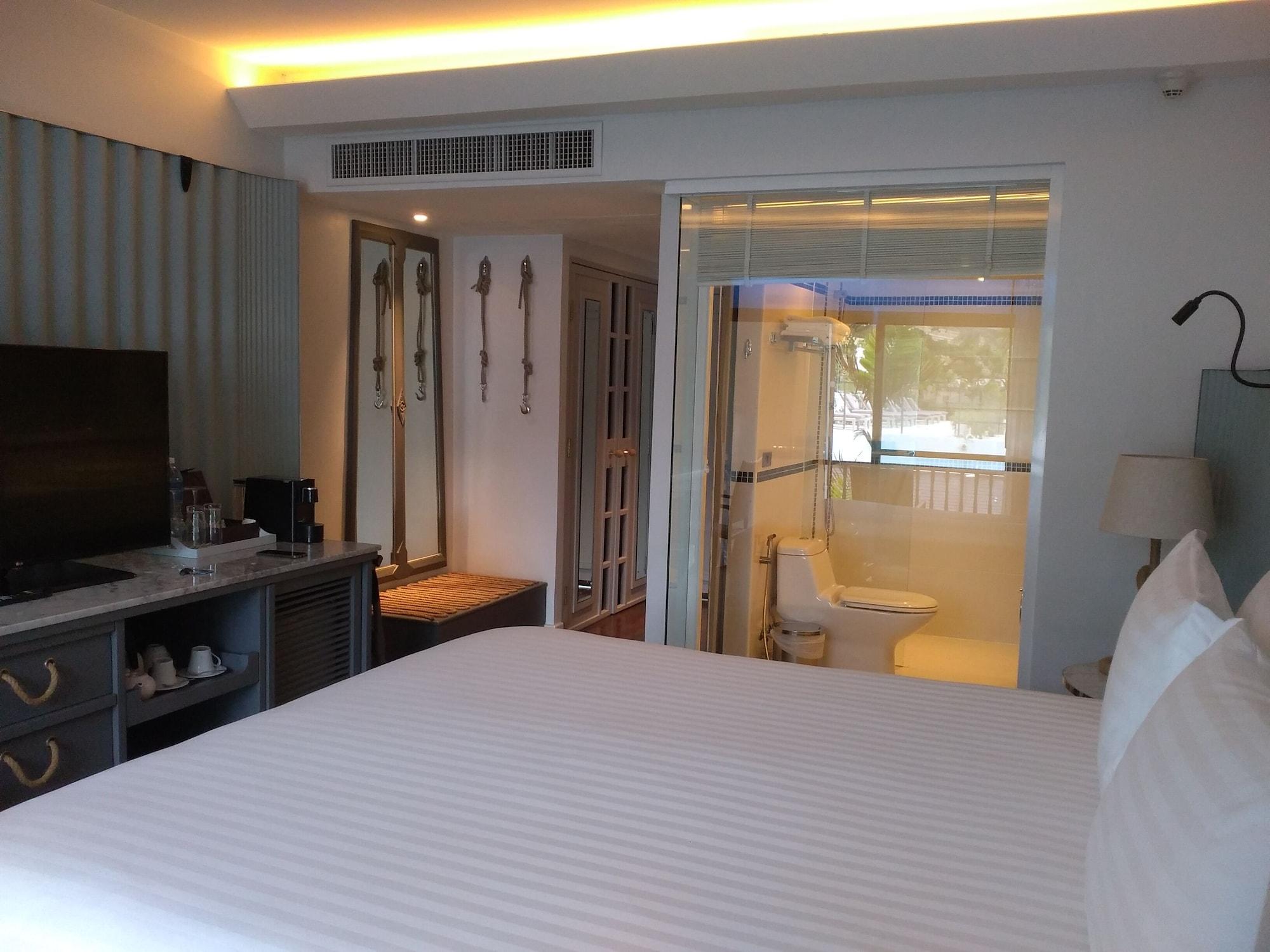 The Boathouse Phuket-sha Resort