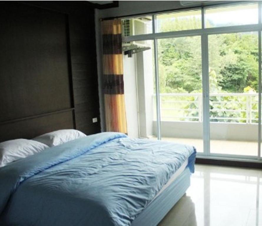 Breeze Hill 3*