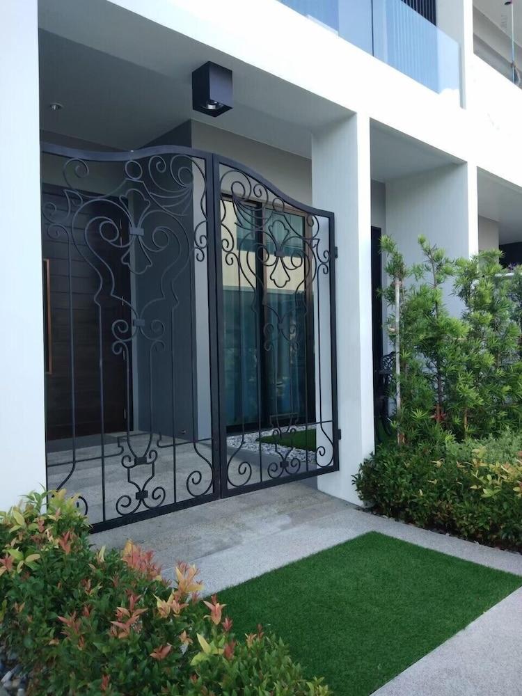 Private Pool Regent By Ppf Villa *