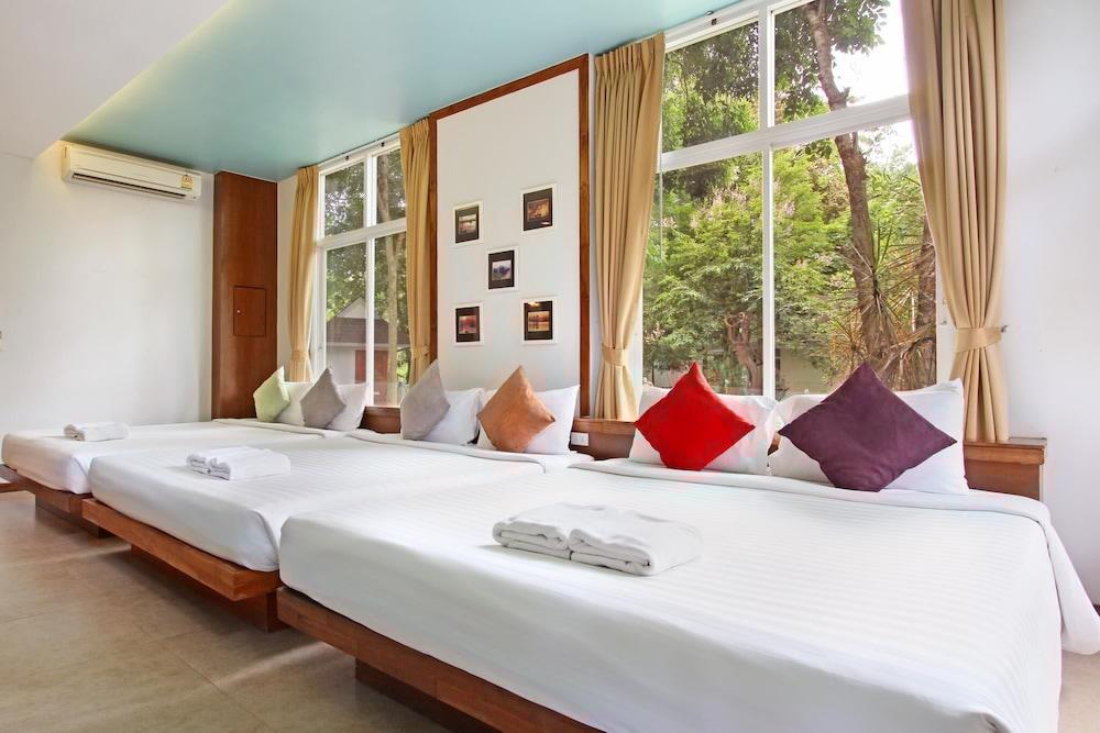 Nana Hotel 4*