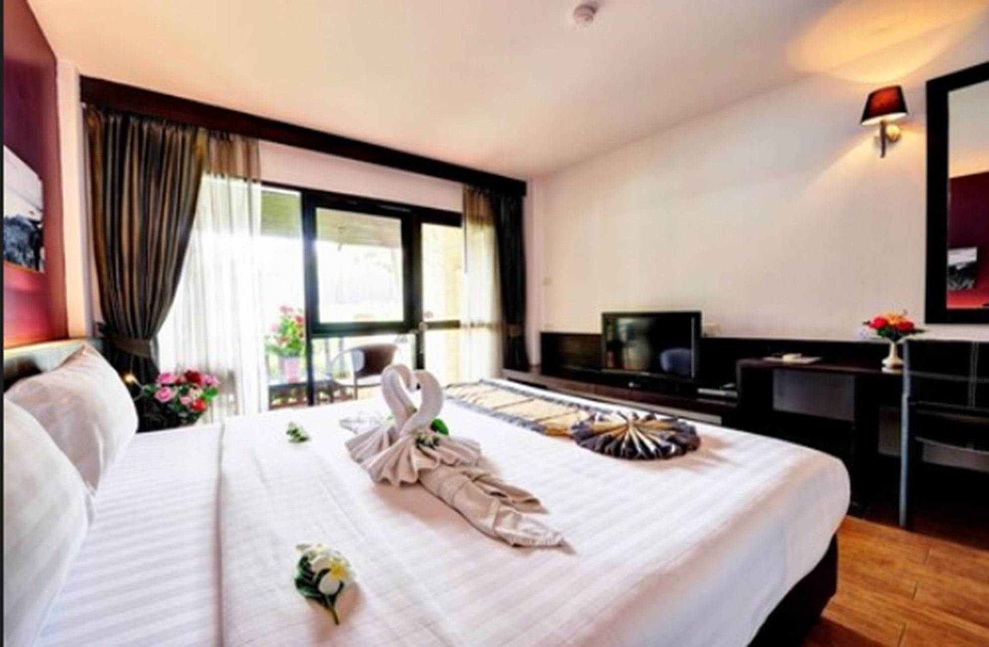 Splendid @ 4*