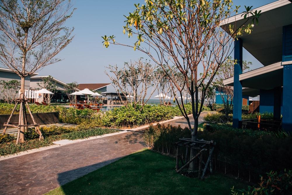 Coral Tree Huahin Hotel 4*