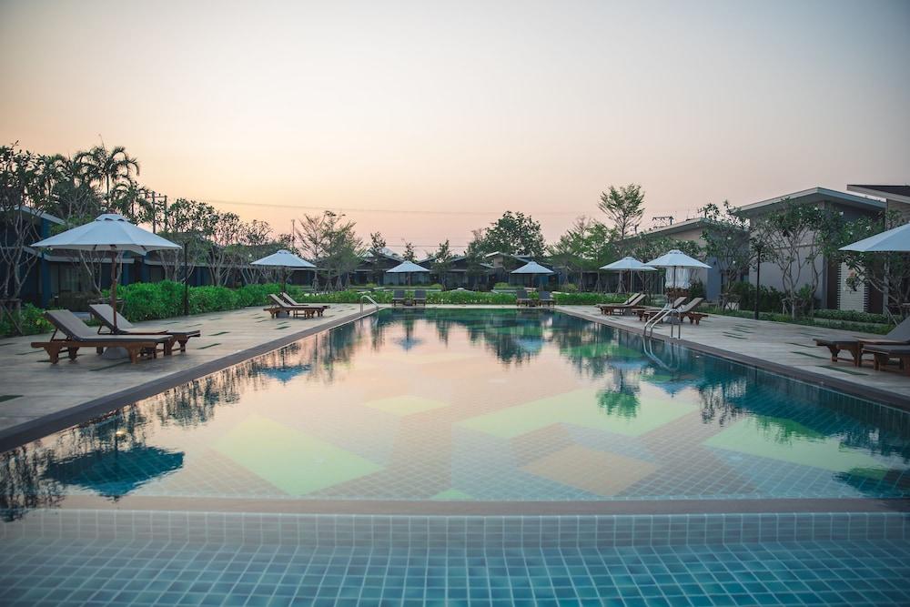 Coral Tree Huahin 4*