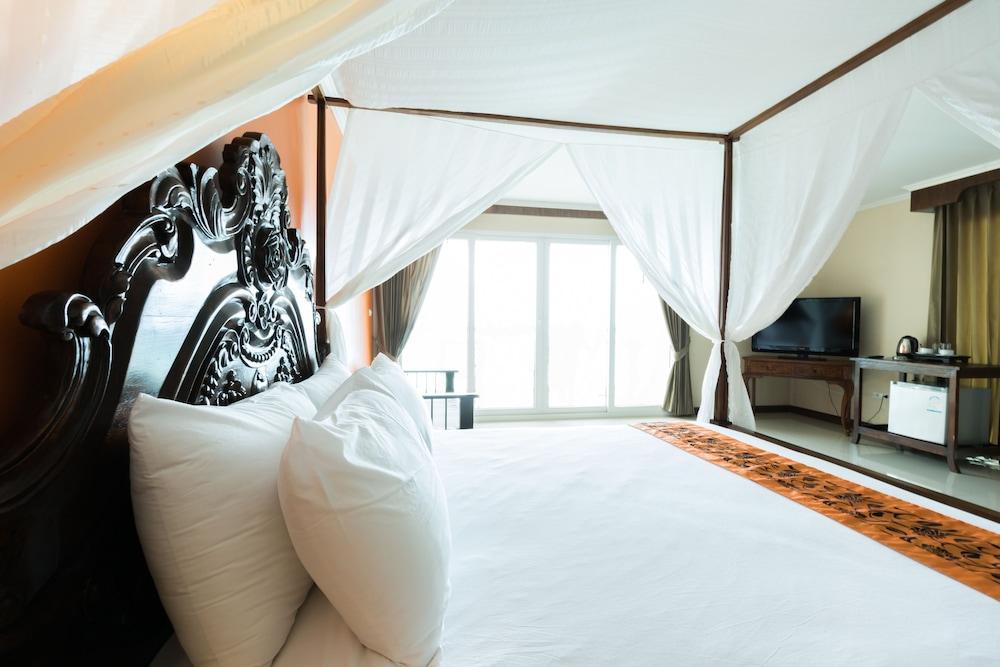 Royal Phala Cliff 4*