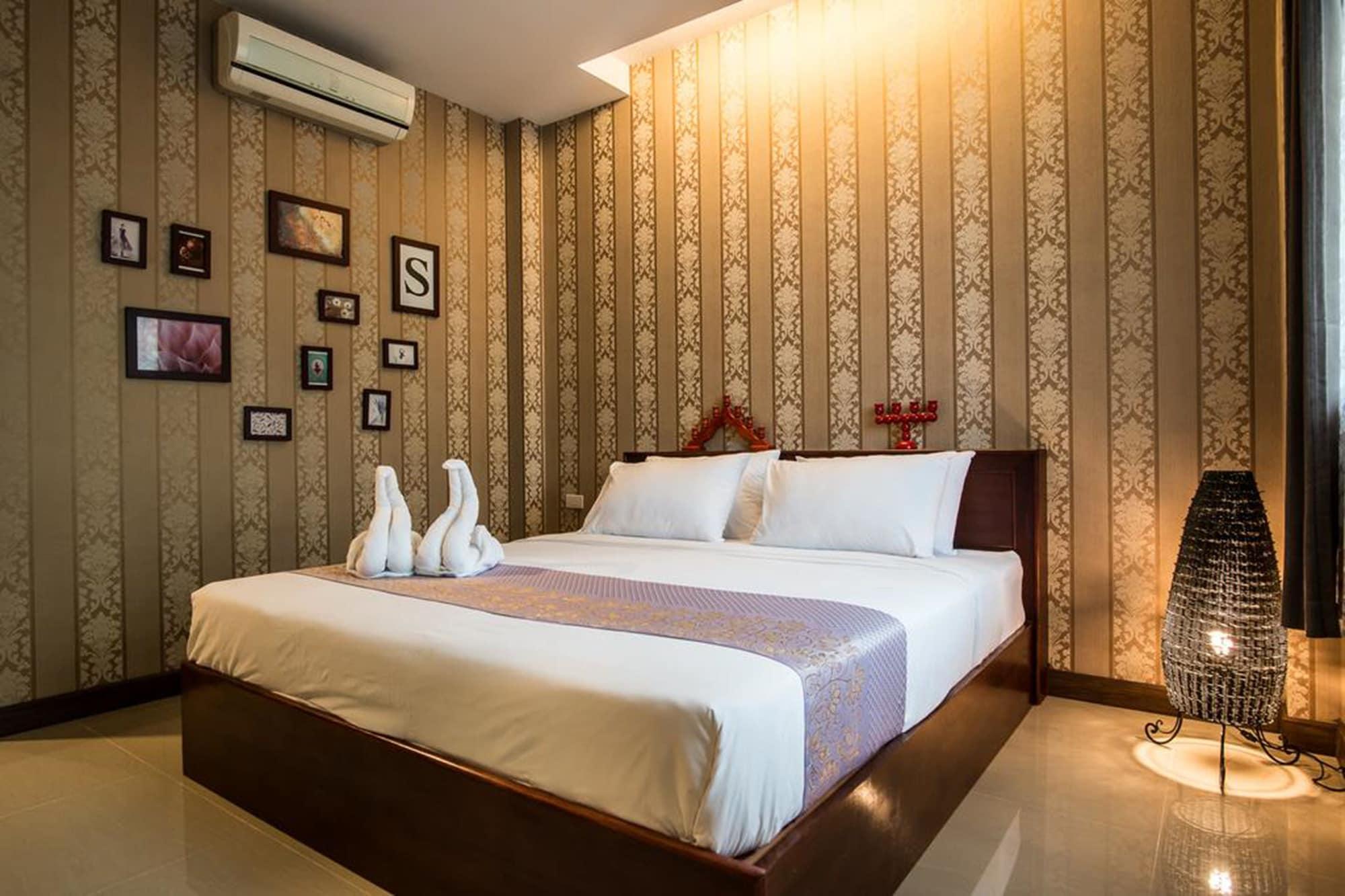 Resort Sunday J & Restaurant Bang Saen