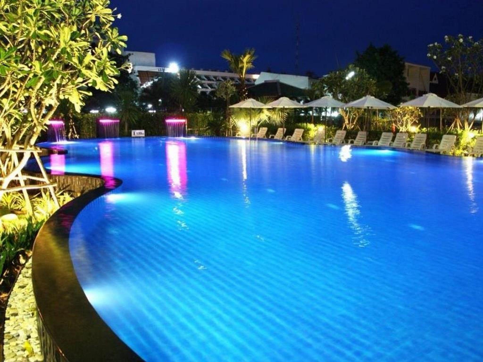 Golden Hotel