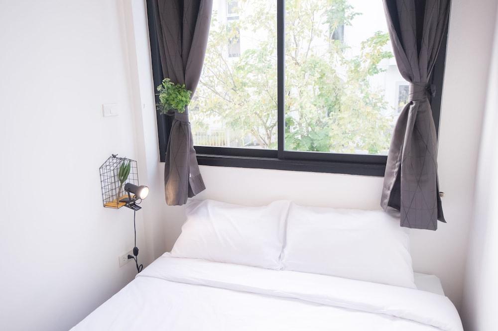 Glur Phuket Hotel 3*