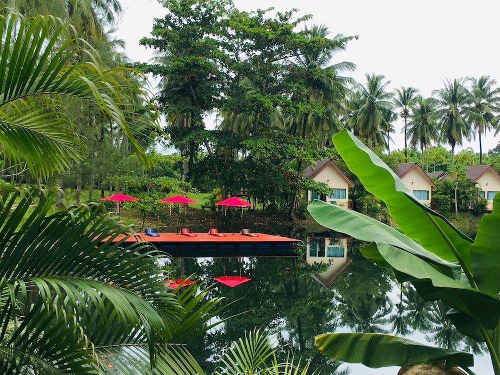 Golden Coconut Resort