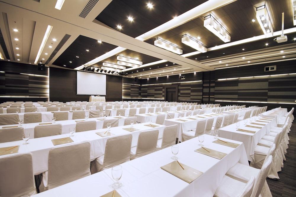 Classic Kameo & Serviced Apartments, Aparthotel 5*