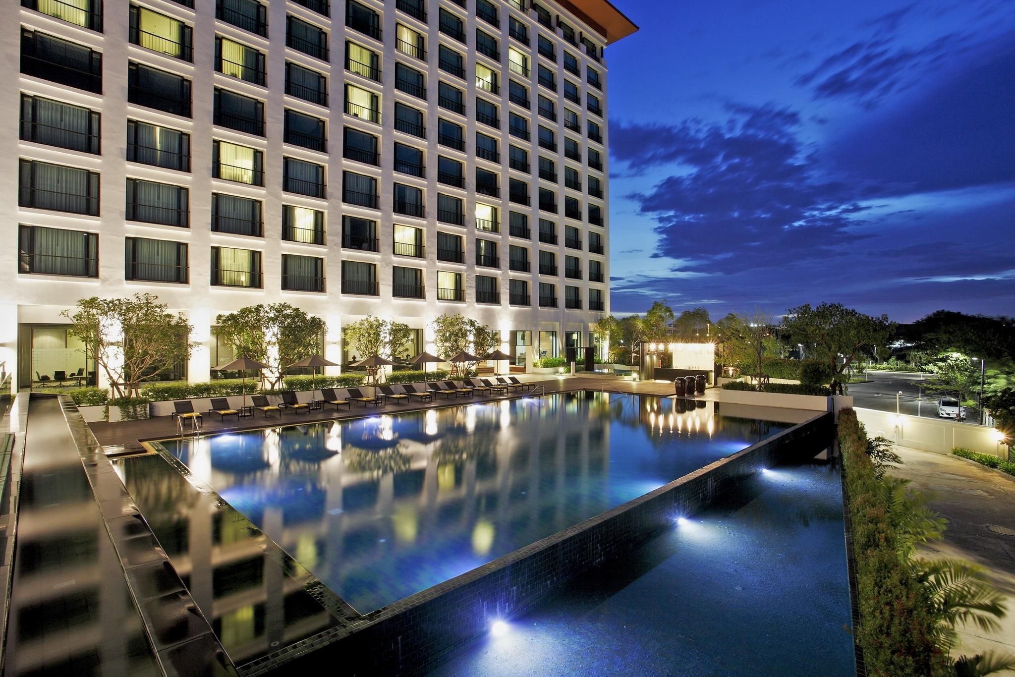 Hotel Avani & Convention Centre 5*