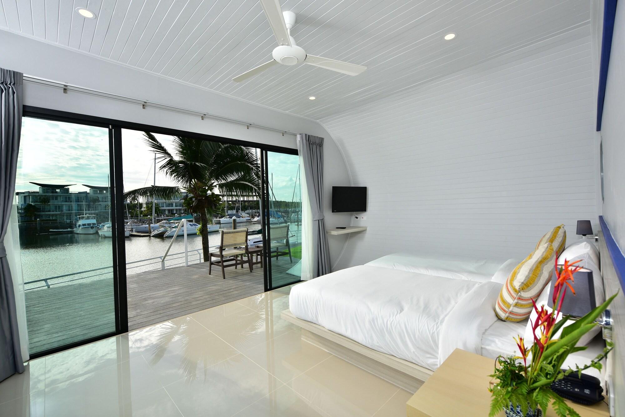 Boat Lagoon Krabi
