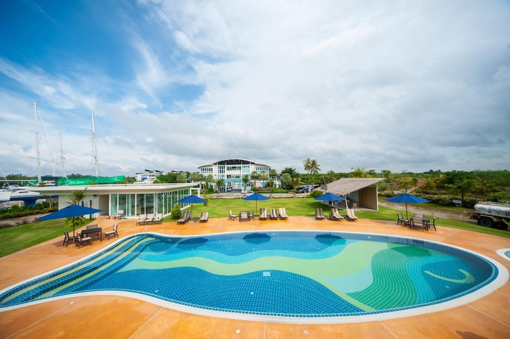 Boat Lagoon Krabi