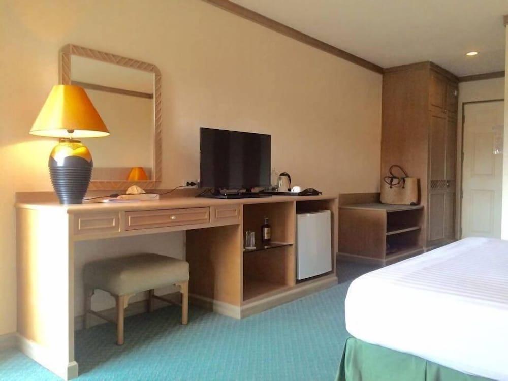 Golden Hotel
