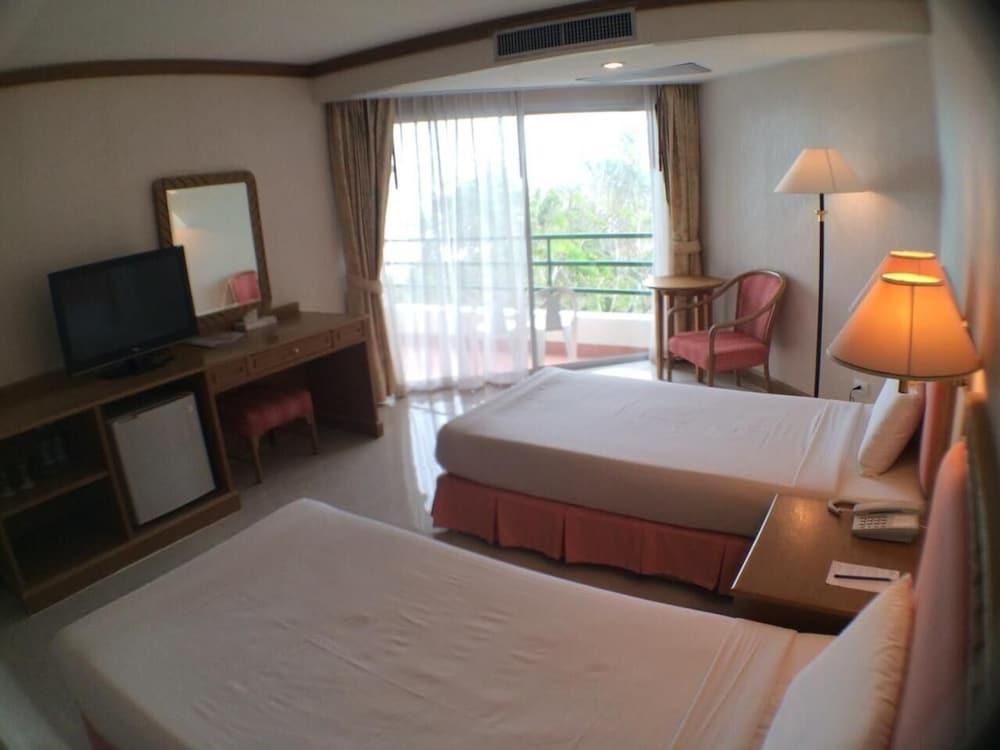 Golden Hotel 4*