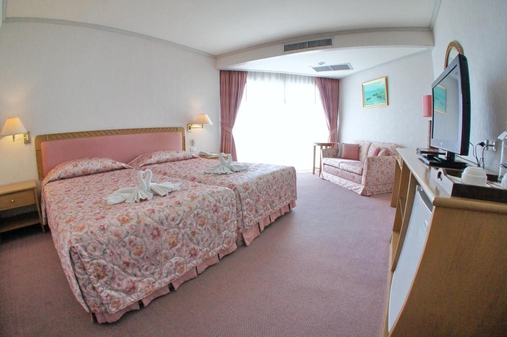 Golden Hotel 4*