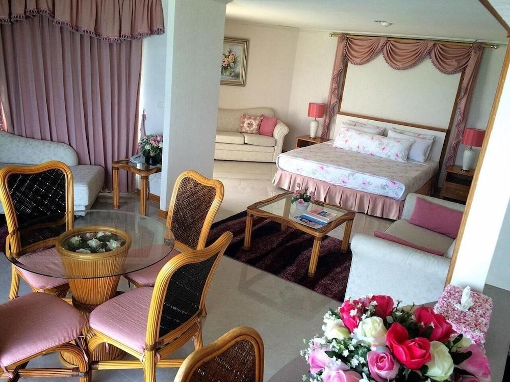 Hotel Golden 4*