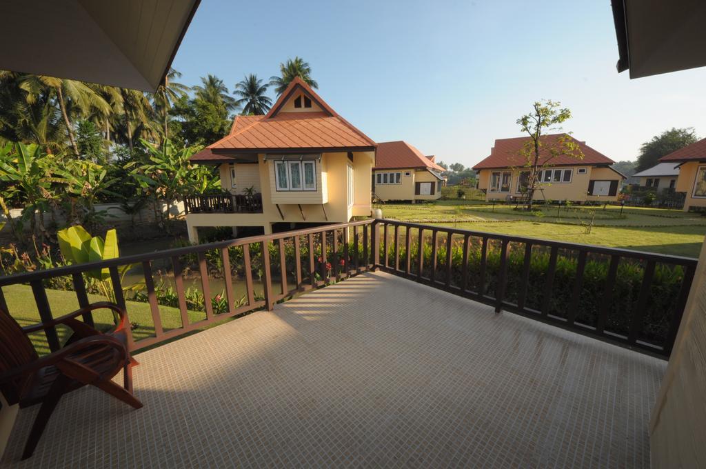 Maeklong Marina Resort